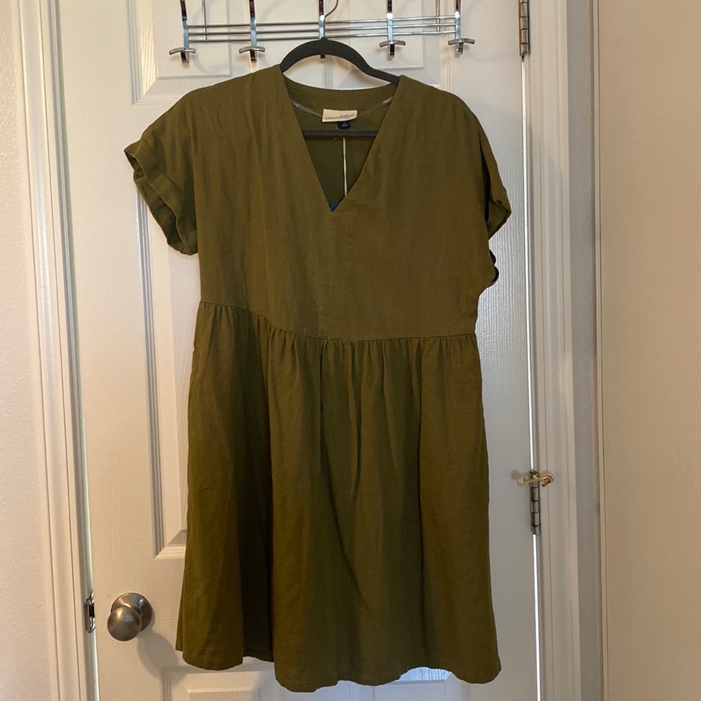 Olive green dress with Pockets!